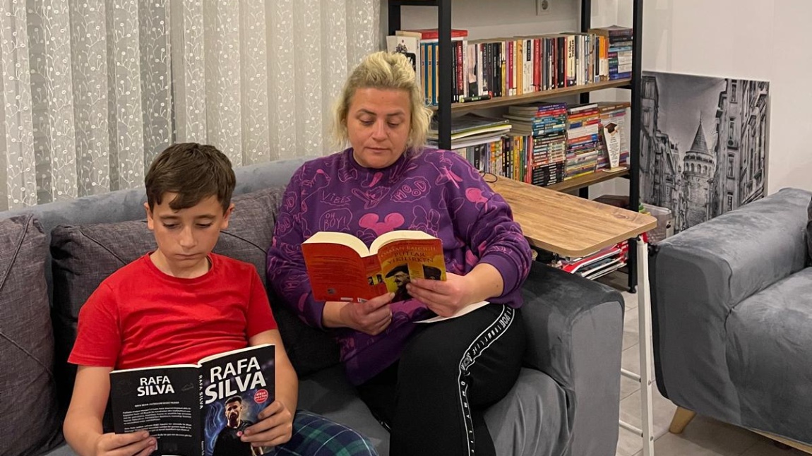 KİTAP OKUMA VE TARTIŞMA SAATİ